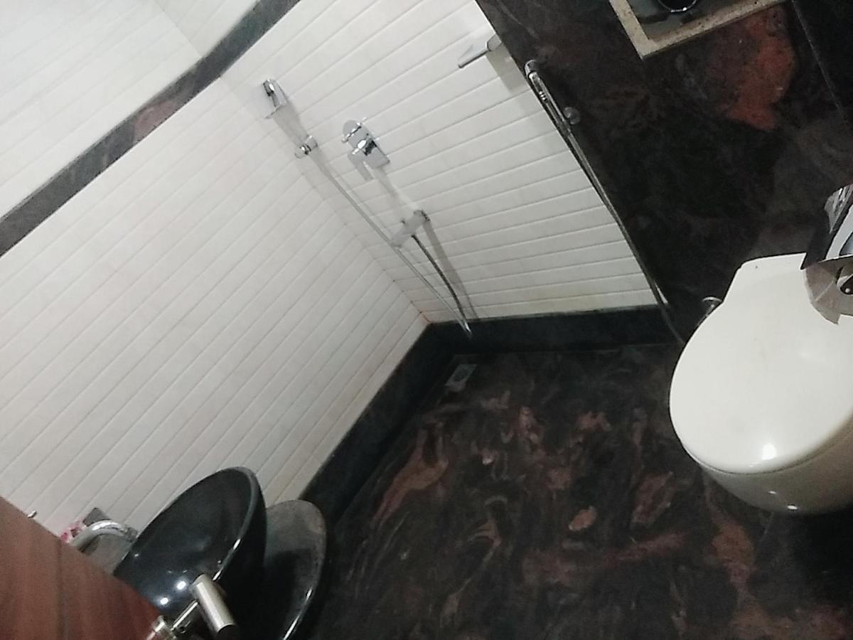 Hotel Manoranjan Inn Lucknow Exterior photo